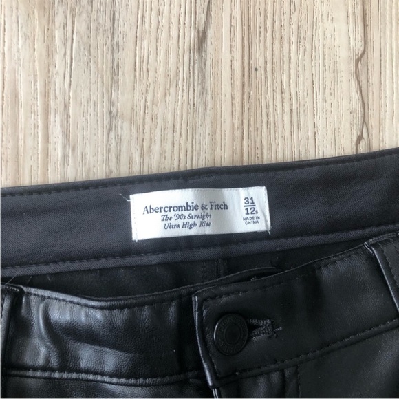 Abercrombie & Fitch Curve Love Ultra High Rise 90s Straight Vegan Leather Pant - Picture 6 of 11